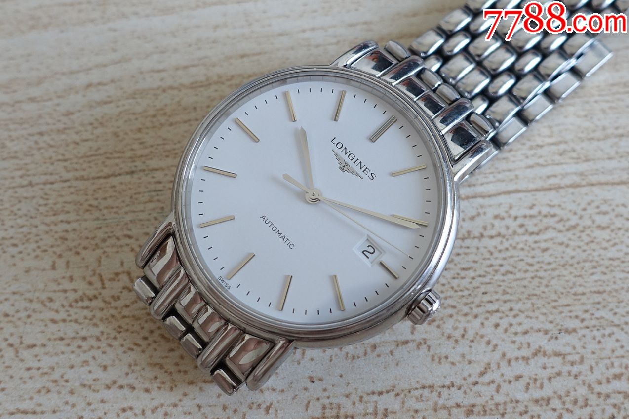 雷军发布小米17系列手机 售价4499元起 支持与苹果生态互联