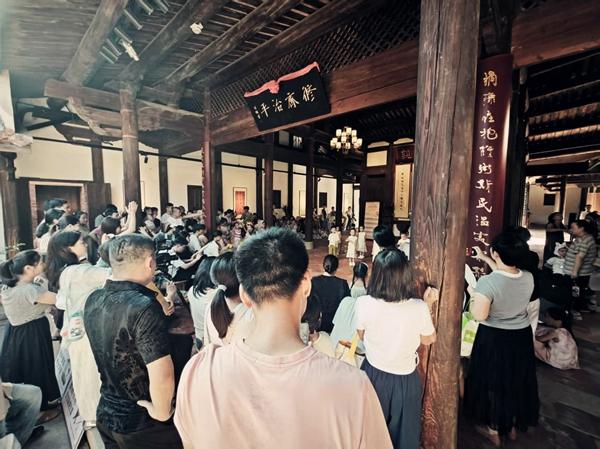 p同心育未来携手护花开pp——晋江市构建全方位未成年人心理健康工作体系p